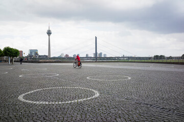 Burgplatz in Düsseldorf gestaltet mit Kopfsteinpflaster