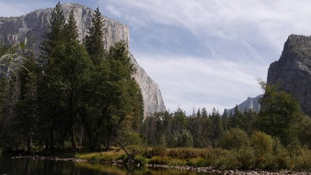 El Capitan (El Cap) rock formation in Yosemite National Park, Califronia, USA