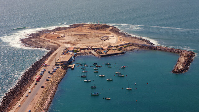 Views of the harbor of the former island of the Alacr&aacute;n, from the Morro de Arica, Chile