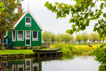 Fototapeta na wymiar Zaanse Schans. Traditional Dutch houses in Zaanse Schans in Amsterdam, Netherlands.