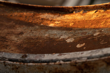 Oxido, oxidado. Ventana de metal oxidada. Fondo de metal oxidado.