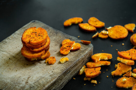 tomato and garlic bruschette chips