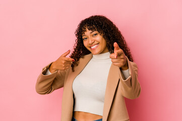 Young african american afro woman isolated pointing to front with fingers.