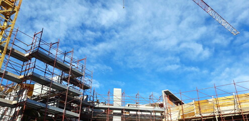 Lavori in corso nel cantiere in primavera - business