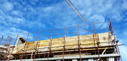 Lavori in corso nel cantiere in primavera - business