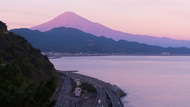 富士山と高速道路　タイムラプス　夕景から夜景　長時間撮影