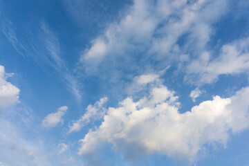 Fototapeta premium błękitne niebo z chmurami