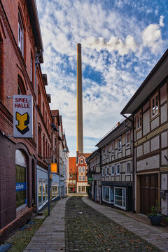 Alfeld Altstadt mit Fabrikschornstein