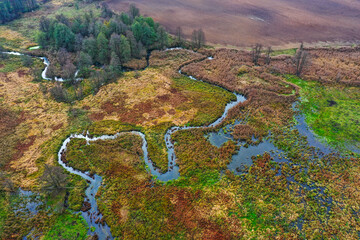 jesień w dolinie rzeki Pasłęki na Warmii w północno-wschodniej Polsce © Janusz Lipiński