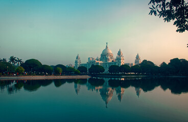 Fototapeta premium Iconic Victoria Memorial of Kolkata, envisaged by Lord Curzon, the Viceroy of British India, dedicated to the memory of Queen Victoria (1819–1901) and is now a popular travel destination.