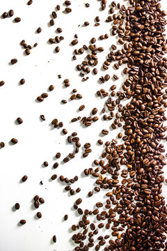 Panoramic coffee beans border isolated on white background