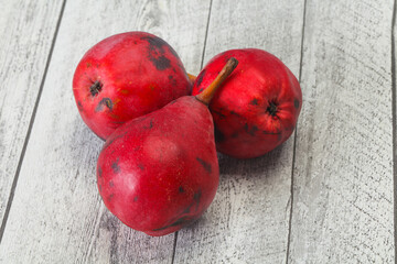 Ripe sweet red pear heap
