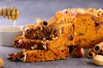 gingerbread cake with spices and honey