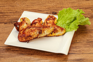 Roasted chicken wings with spices