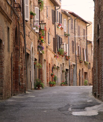 Fototapeta na wymiar Alley in the village of Ctta della Pieve, Italy