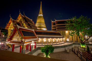 Obraz premium Background of important religious tourist attractions in Bangkok,Thailand(Wat Ratchabophit Sathit Mahasimaram)Thailand,is a beautiful church.