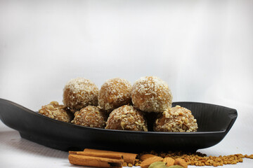  Inidan traditional sweet Fenugreek laddu or methi ke laddu or methi ki pinni made from Fenugreek seeds,jaggery,edible gum,wheat flour and desi ghee.