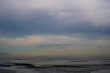 富士を臨む干潟