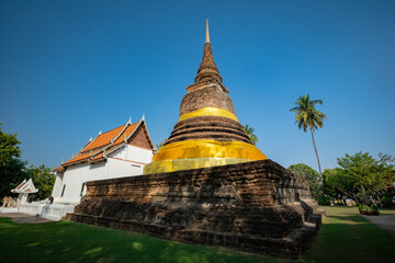 Fototapeta premium Wat Tra Phang Thong Temple at the Sukhothai Historical Park, Sukhothai Province - Thailand. This is public property, no restrict in copy or use.