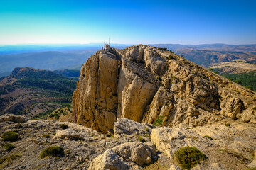 Peñagolosa (en valenciano, Penyagolosa) es una montaña del macizo que lleva su nombre, en la...
