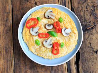 Omelette mit Pilzen und Paprika