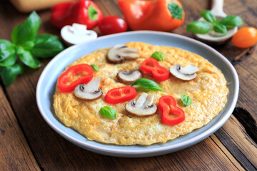 Omelette mit Pilzen und Paprika
