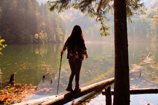 The lake of Bateti in autumn 