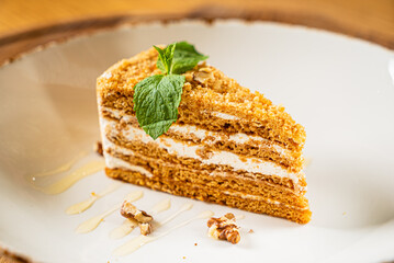 honey cake with walnut and mint