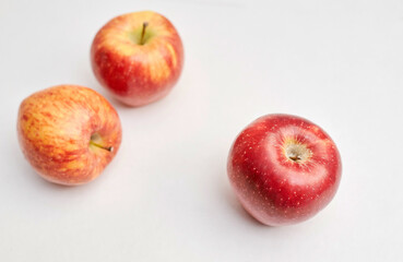 Fototapeta na wymiar sweet fresh ripe apples on gray background