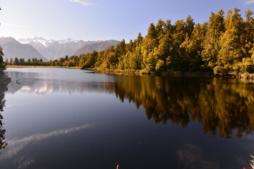 Fototapeta na wymiar Panoramic view of Aoraki range from Lake Matheson