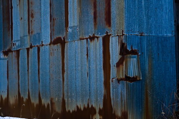 錆びた倉庫の壁