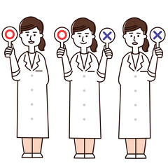 丸バツ札を持つ女性の医者（カジュアル）