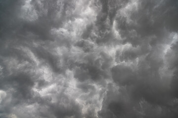 Obraz premium Black overcast clouds are about to rain