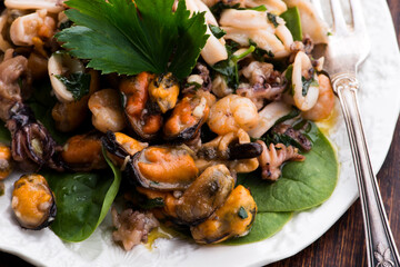 Frutti di mare on on plate selective focus