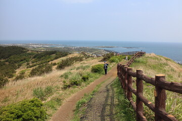 path to the sea