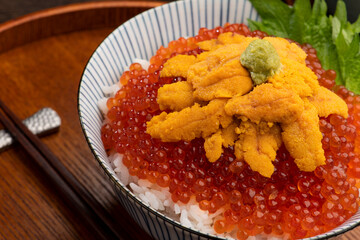 うにいくら丼