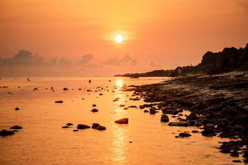 Fototapeta na wymiar sunset/sunrise on the beach at Ly Son island, Quang Ngai Province, Viet Nam