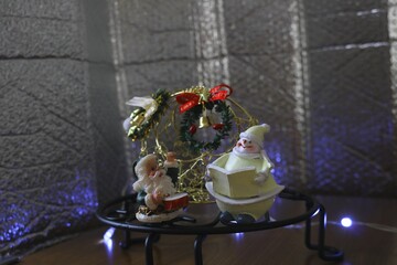 可愛いクリスマスの飾りサンタさんのお人形