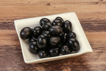 Black olives in the bowl