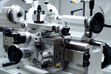Precision Centre Lathes. Turning on a universal lathe, screw-cutting lathe.
