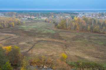 Widok z drona na pola i łąki.
