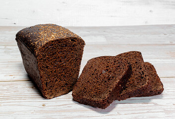 sliced dark bread