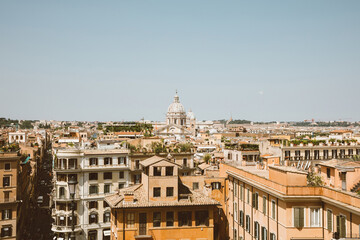Obraz premium Panoramic view of city Rome with old houses from the Spanish ste
