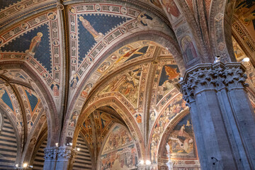 Fototapeta premium Panoramic view of interior of Battistero di San Giovanni