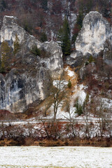 Felsen oberhalb der Landstraße L277 von Thiergarten nach Sigmaringen