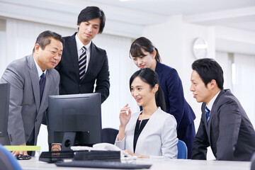 ビジネス　チーム