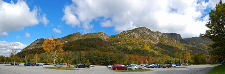 Obraz na płótnie Canvas Franconia Notch with fall foliage and Echo Lake panorama in Franconia Notch State Park in White Mountain National Forest, near Lincoln, New Hampshire NH, USA. 