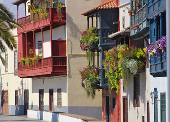 Fototapeta na wymiar Balcones de la Avenida Marítima, Santa Cruz de la Palma, Canarias
