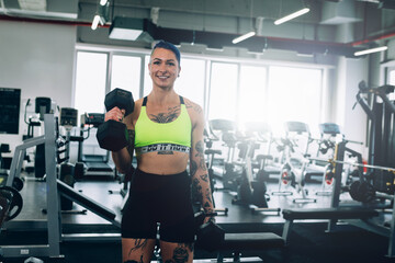 Obraz premium young woman workout in gym