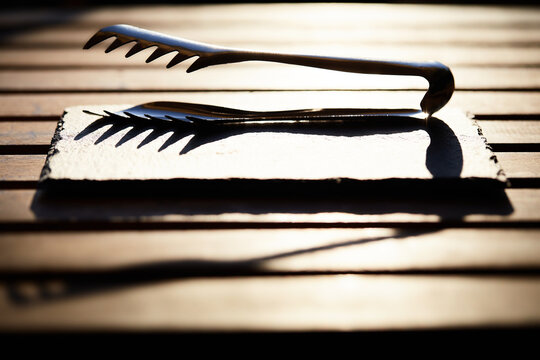 Pinza da cucina in controluce